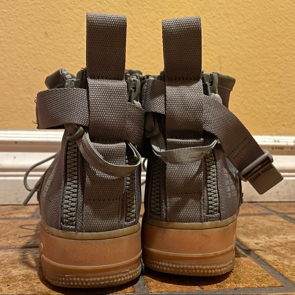 Nike Air Force Mid Desert Moss / Gum bottom - Picture 5 of 8